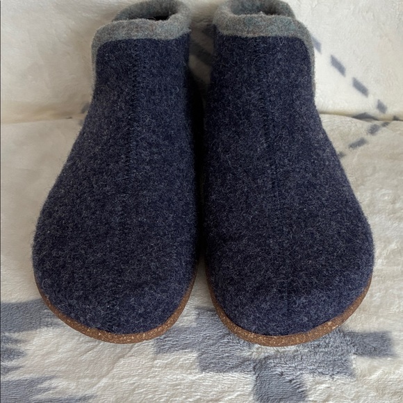 Taos Footwear Dark Blue and Light Gray Wool Booties - Picture 2 of 8
